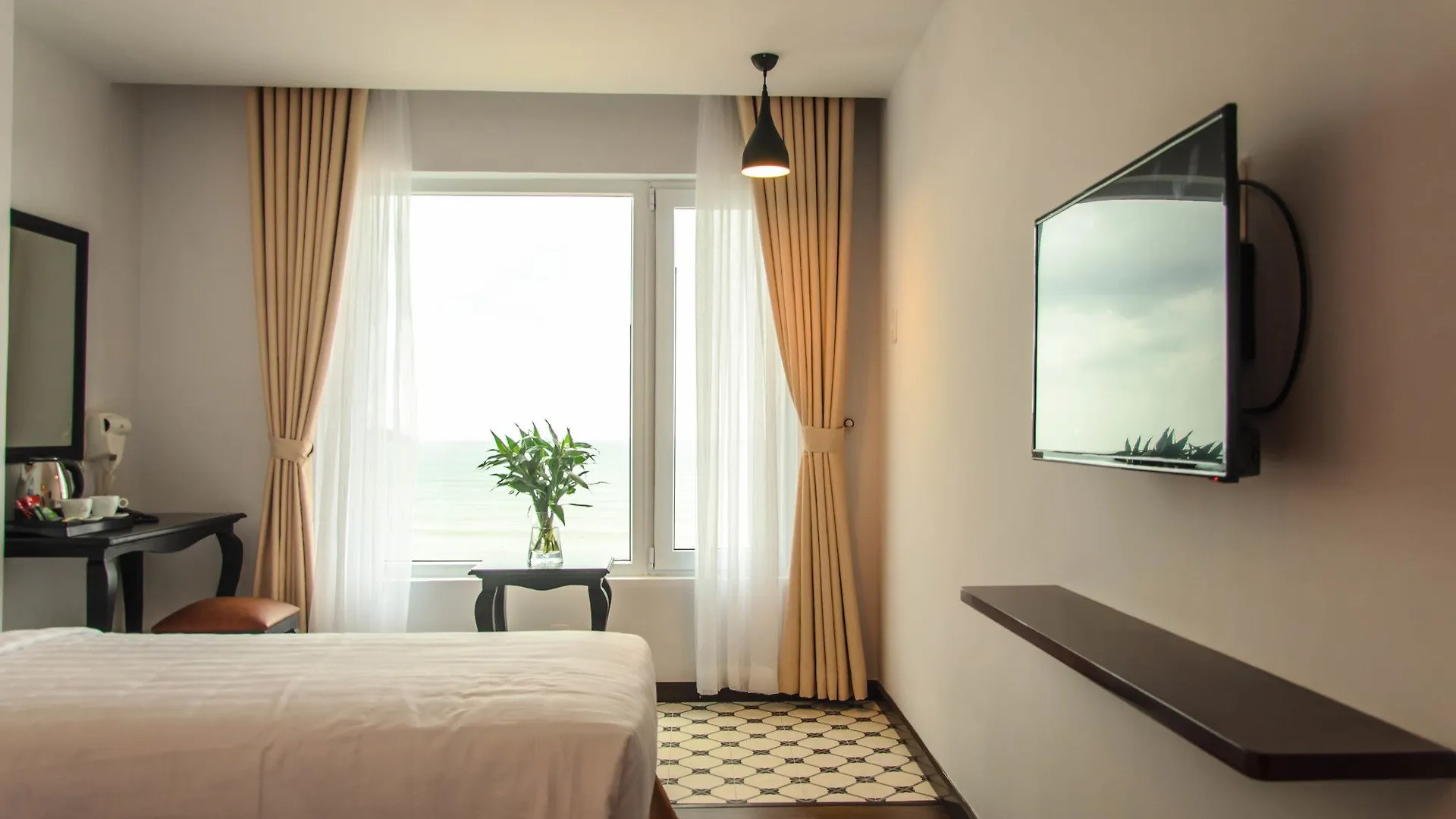 Bellevue Hotel Nha Trang 3*,  Vietnam
