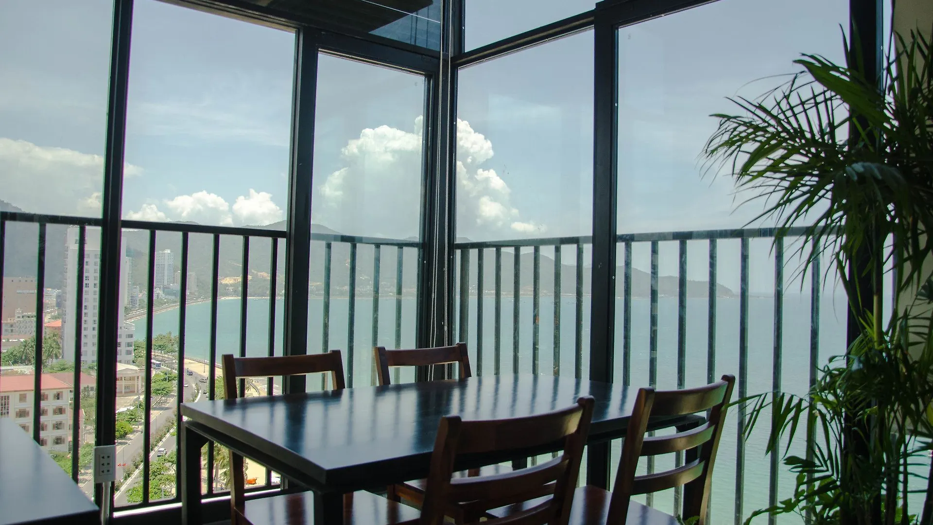 Bellevue Hotel Nha Trang 3*,  Vietnam