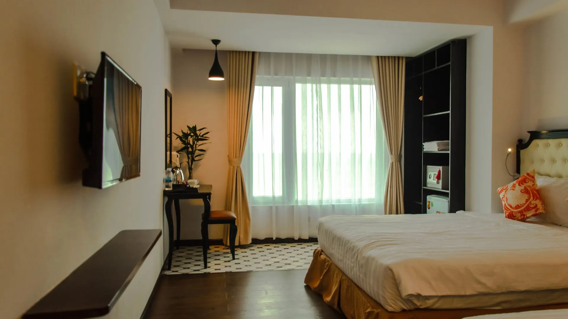 ***  Bellevue Hotel Nha Trang Vietnam